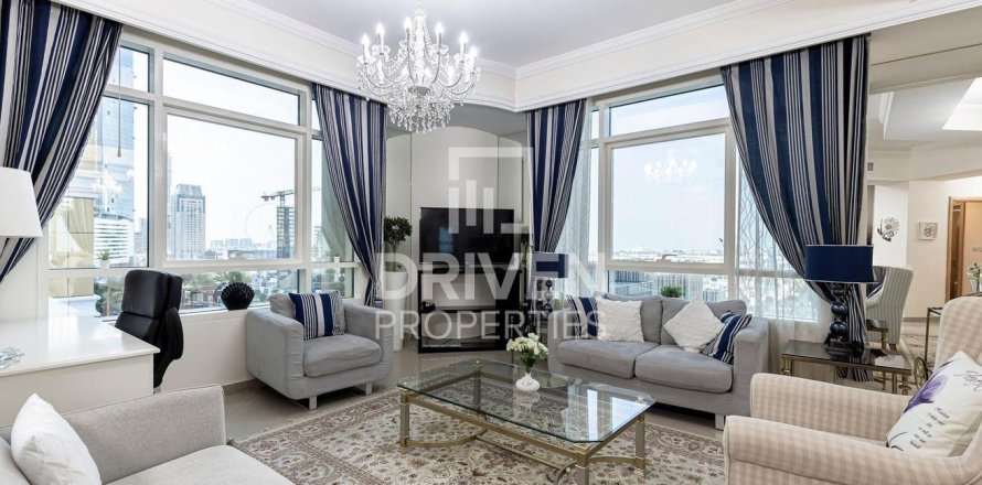 Apartment de 2 dormitorios en Marina Crown, UAE No. 193799