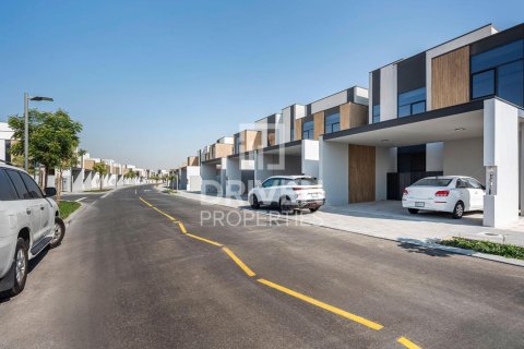 Townhouse de 3 dormitorios en Mudon, UAE No. 193800 5