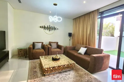 3 bedrooms Townhouse in Dubai, UAE No. 140337 3