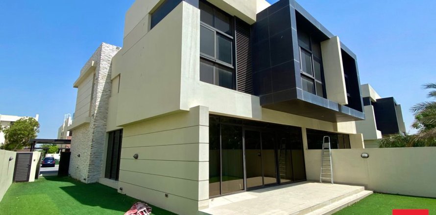 3 bedrooms Townhouse in Dubai, UAE No. 140337