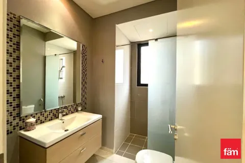 3 bedrooms Townhouse in Dubai, UAE No. 140337 9