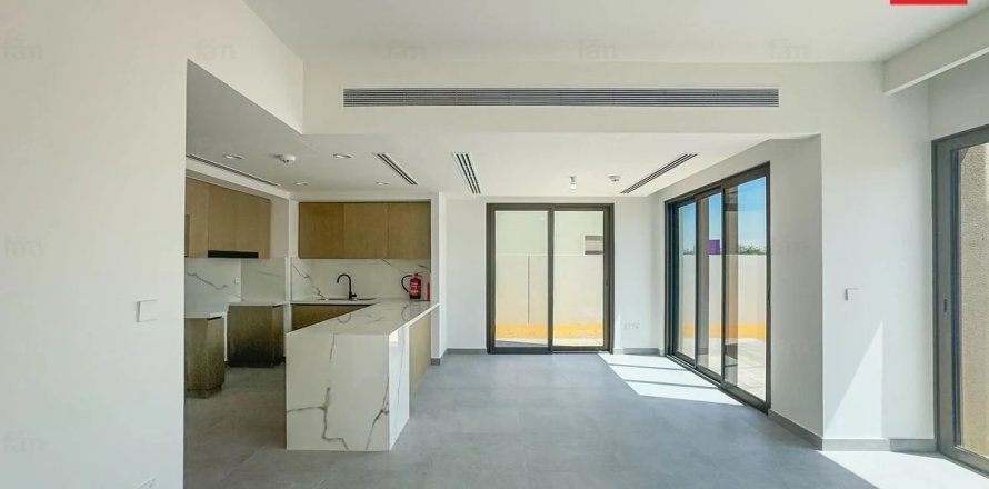 Villa de 4 chambres à Dubai, UAE No. 140333