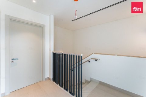3 bedrooms Villa in Dubai, UAE No. 198697 10