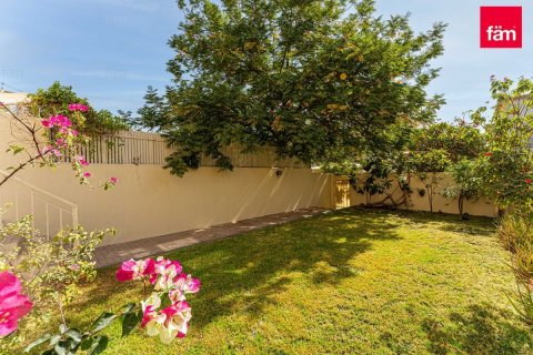 2 bedrooms Townhouse in Dubai, UAE No. 143414 12