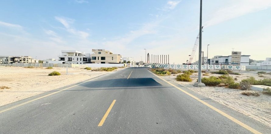 951.6m² Land in Dubai, UAE No. 125952