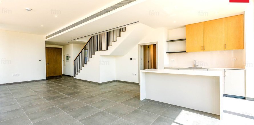 Вилла с 4 спальнями в Дубай, ОАЭ №131206