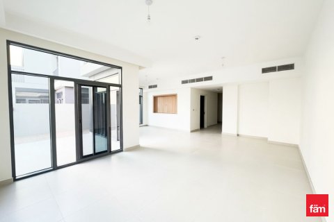 Villa de 4 dormitorios No. 125315 3