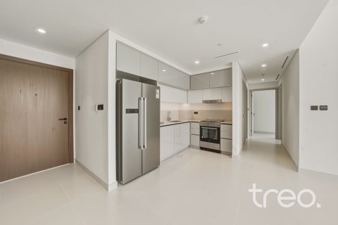 Apartment de 2 dormitorios en EMAAR Beachfront, UAE No. 206212 4