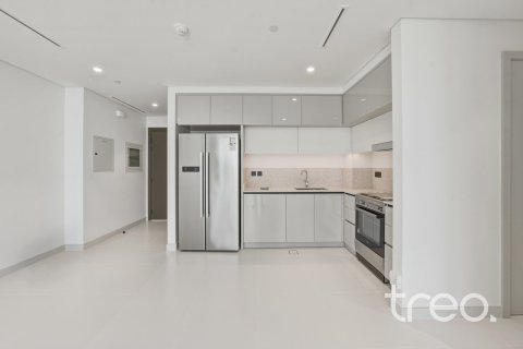 Apartment de 2 dormitorios en EMAAR Beachfront, UAE No. 206212 8