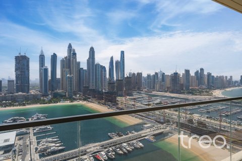 Apartment de 2 dormitorios en EMAAR Beachfront, UAE No. 206212 5