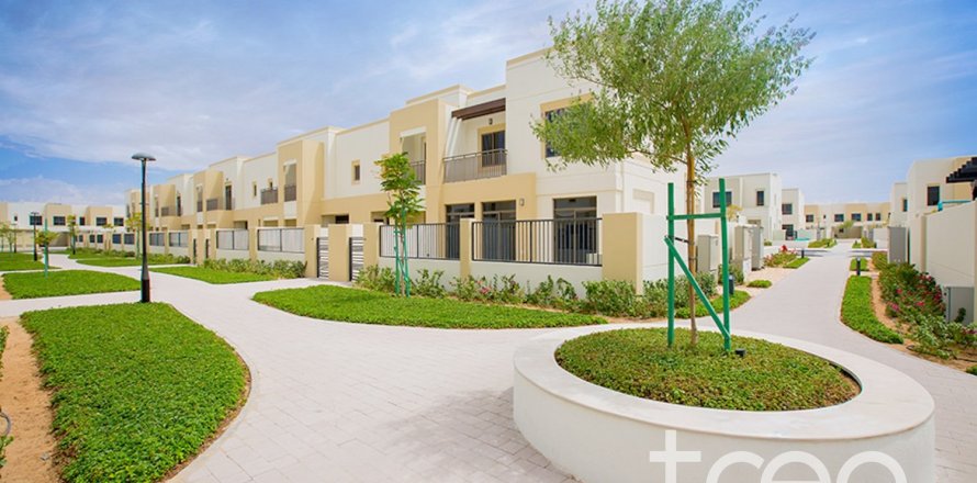 Villa de 4 dormitorios en Naseem Townhouses, UAE No. 206213