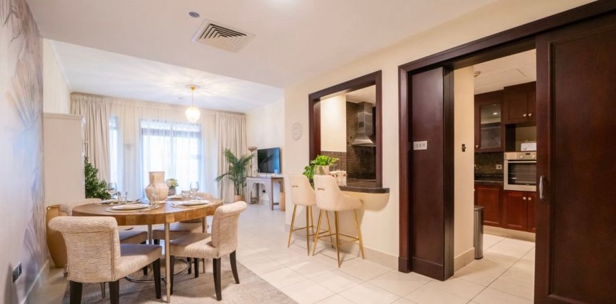 Apartment de 2 dormitorios en Old Town, UAE No. 203376