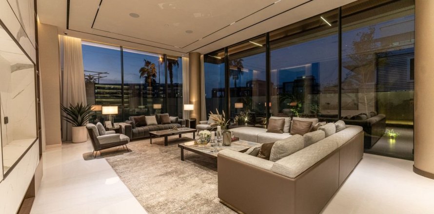 Villa de 5 chambres à Dubai, UAE No. 104103