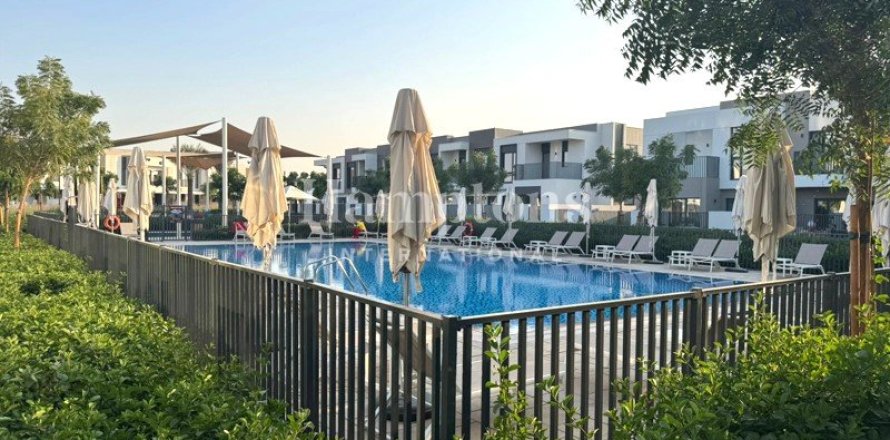 3 bedrooms Townhouse in Dubai South (Dubai World Central), UAE No. 72896