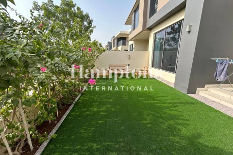 Villa de 4 dormitorios No. 118933 9