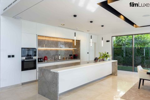 6 bedrooms Villa No. 131182 8