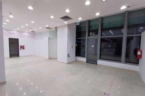 175مربع، محل تجاري في Corniche Road, الإمارات العربية المتحدة رقم 79584 4