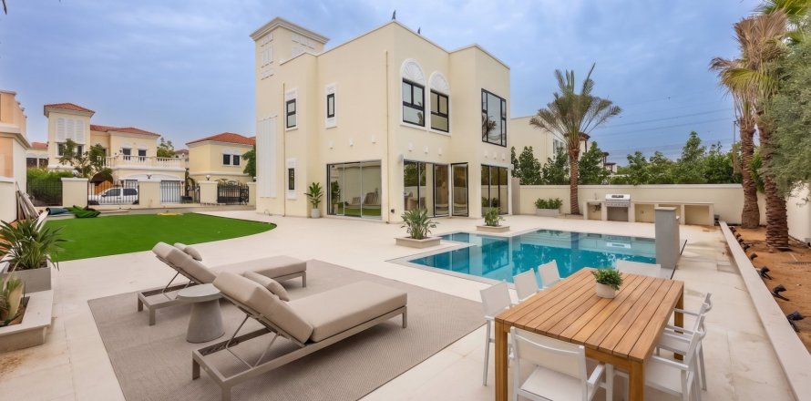 4 bedrooms Villa in Jumeirah Village Triangle, UAE No. 183352