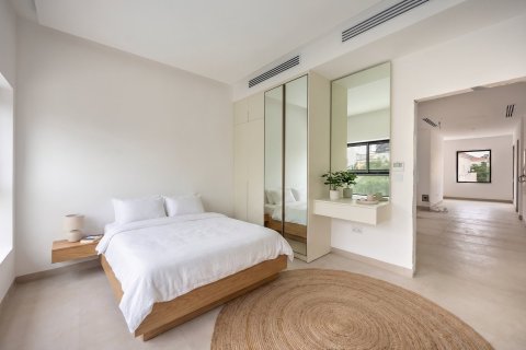 4 bedrooms Villa in Jumeirah Village Triangle, UAE No. 183352 11