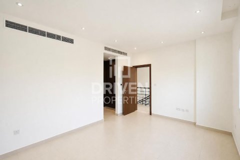 4 bedrooms Villa in Mirdif Villas, UAE No. 189895 14