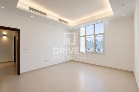 4 bedrooms Villa in Mirdif Villas, UAE No. 189895 6