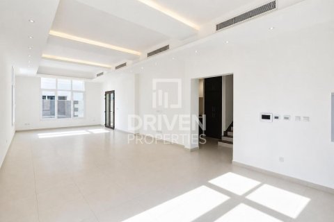 4 bedrooms Villa in Mirdif Villas, UAE No. 189895 3