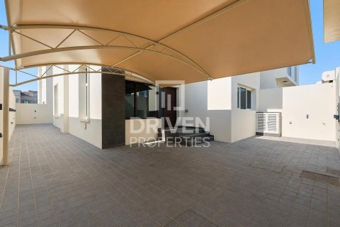 4 bedrooms Villa in Mirdif Villas, UAE No. 189895 25