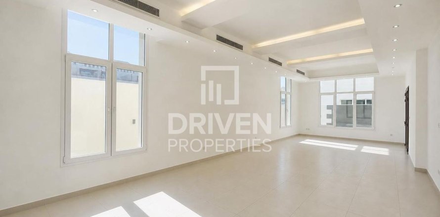 4 bedrooms Villa in Mirdif Villas, UAE No. 189895
