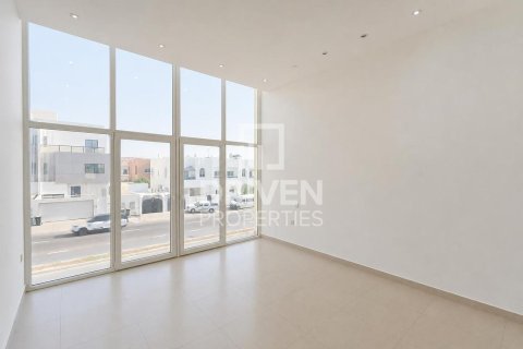 4 bedrooms Villa in Mirdif Villas, UAE No. 189895 11