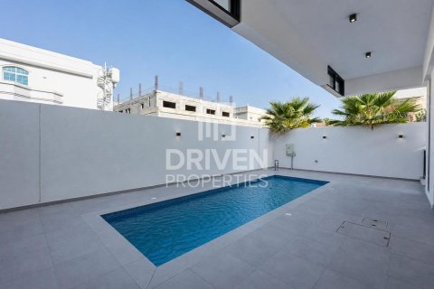 4 bedrooms Townhouse in Mirdif Villas, UAE No. 189899 24