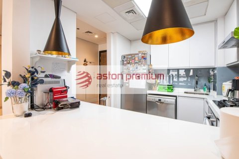 Apartment de 3 dormitorios en Jumeirah Village Circle, UAE No. 203236 9