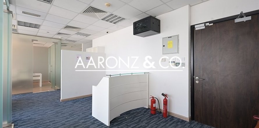 86m² Office in Jumeirah Lake Towers, UAE No. 139972