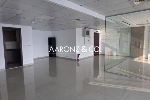 107m² Office in Jumeirah Lake Towers, UAE No. 139969 8