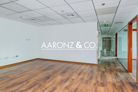 129m² Office in Business Bay, UAE No. 139968 4