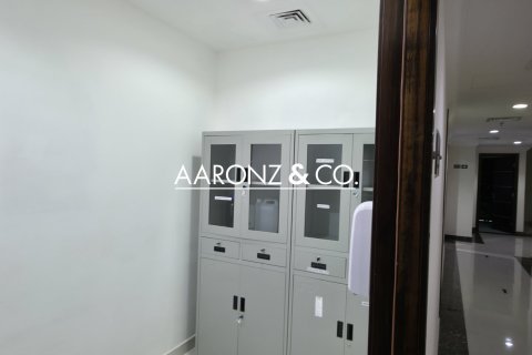 255m² Office in Jumeirah Lake Towers, UAE No. 139970 4