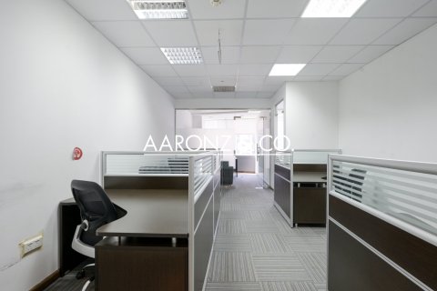 99m² Office in Jumeirah Lake Towers, UAE No. 139971 3