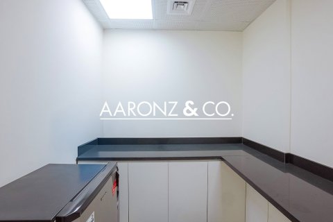160m² Office in Jumeirah Lake Towers, UAE No. 139974 12