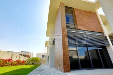 4 bedrooms Villa on the Yas Island, UAE No. 12136 18