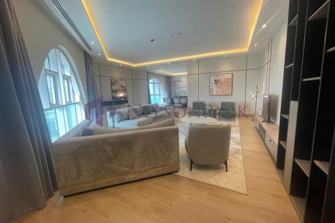 5 bedrooms Duplex in Doha, Qatar No. 58428 2