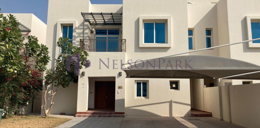 3 bedrooms Villa in Doha, Qatar No. 58427