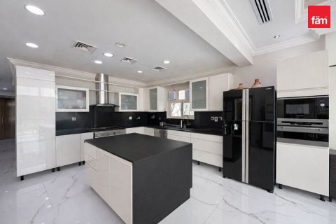 Villa de 4 dormitorios en Jumeirah Islands, UAE No. 210700 12