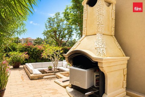 Villa de 4 dormitorios en Jumeirah Islands, UAE No. 210700 22