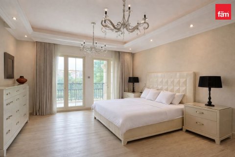 Villa de 4 dormitorios en Jumeirah Islands, UAE No. 210700 5