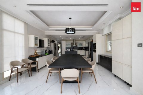 Villa de 4 dormitorios en Jumeirah Islands, UAE No. 210700 14