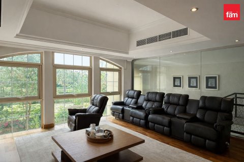Villa de 4 dormitorios en Jumeirah Islands, UAE No. 210700 9