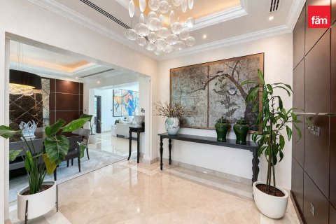 Villa de 4 dormitorios en Jumeirah Islands, UAE No. 210700 6