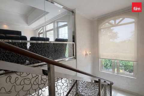 Villa de 4 dormitorios en Jumeirah Islands, UAE No. 210700 11