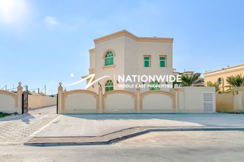 Villa de 6 chambres à Abu Dhabi, UAE No. 143012 10