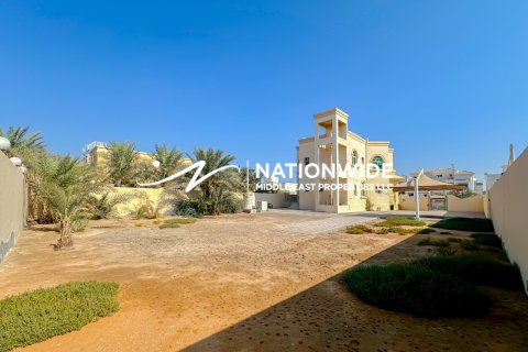 Villa de 6 chambres à Abu Dhabi, UAE No. 143012 4