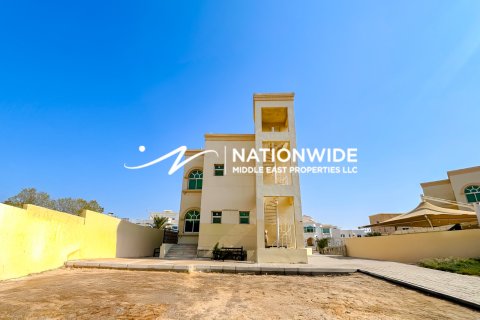 Villa de 6 chambres à Abu Dhabi, UAE No. 143012 3